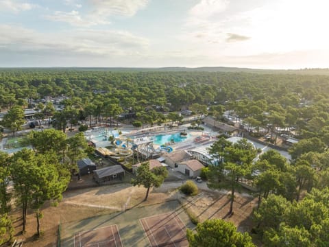 Bird's eye view, Pool view