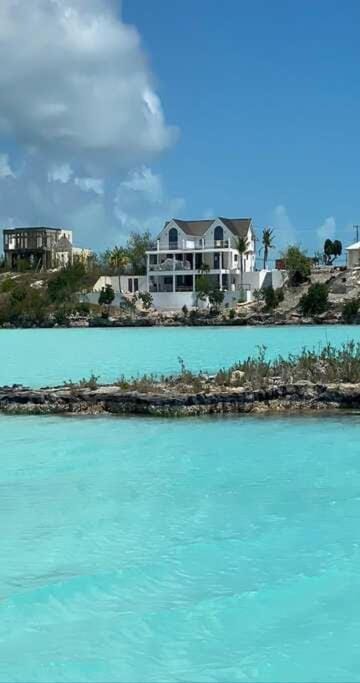 Endless Blue Villa Villa in Turks and Caicos Islands