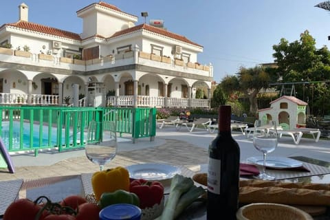 2 Apartments with private pool at Villa Diaz Aleman House in Comarca Sur