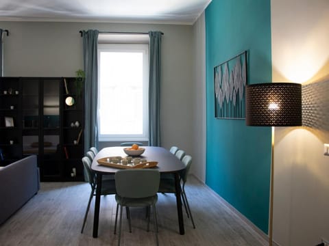 Living room, Seating area, Dining area