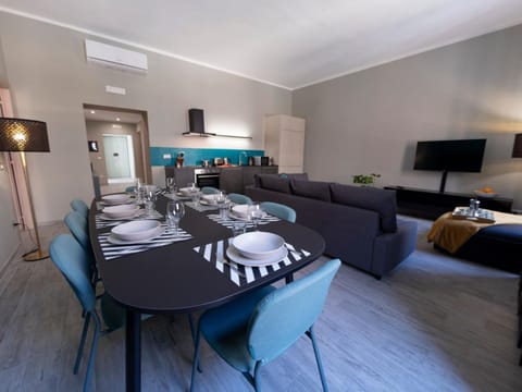 Living room, Seating area, Dining area, kitchen