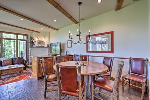 Upscale Ski-InandSki-Out Escape with Deck and Grill House in Telluride