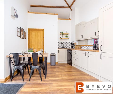 ByEvo Oswestry Barn - Quirky romantic retreat or cosy contractor base House in Oswestry