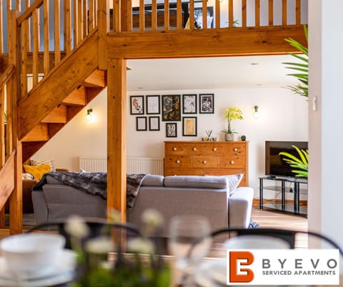 ByEvo Oswestry Barn - Quirky romantic retreat or cosy contractor base House in Oswestry