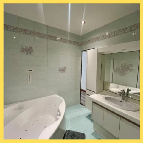 Magnifique T3 spacieux de 150 m carrés Vue Lac Léman Apartment in Évian-les-Bains