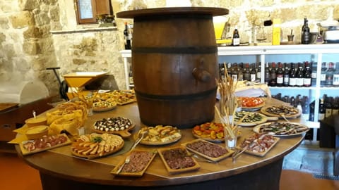 Food and drinks, Food, Meals, Dinner