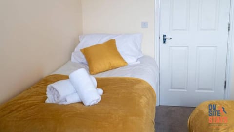 OnSiteStays - 2 Bedroom Apartment with Ensuite, Free Parking & Wi-Fi Apartment in Gravesend