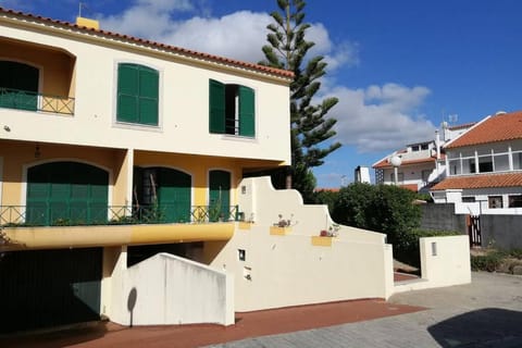 Beach House Villa At Peniche - Praia Consolação House in Peniche