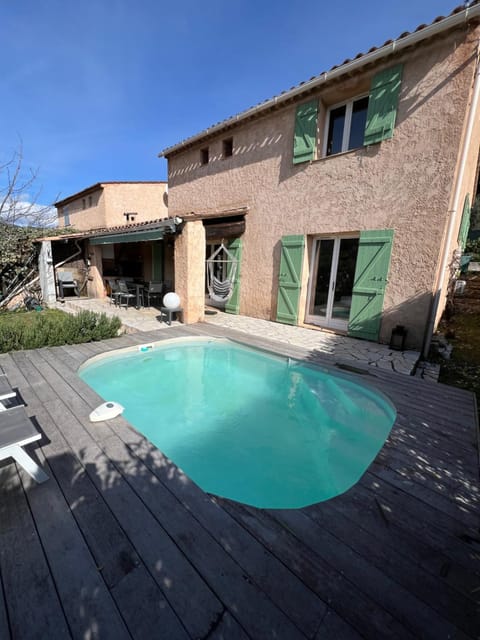 Villa sur la Côte d’Azur avec piscine Villa in Saint Paul de Vence