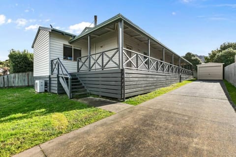 The Landcastle ~Family Holiday Home~Corporate Wifi Haus in Apollo Bay