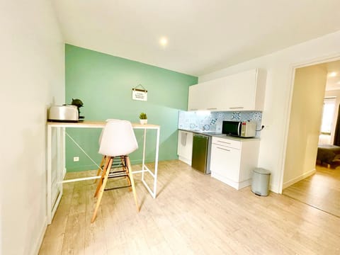 Seating area, Dining area, kitchen