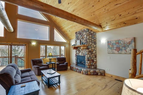 Spacious Terry Peak Cabin Less Than 1 Mi to Ski Lift House in North Lawrence