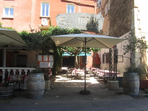 Hôtel Restaurant le Saint Marc Hôtel in Aups