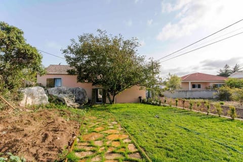 Walnut Cottage - Cosiness between hills and sea. House in Sintra