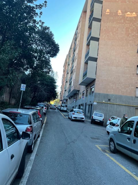 Neighbourhood, Street view