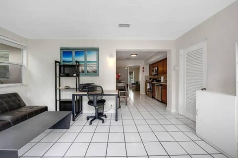 Home Wcoffee Station By Pmi Unit 5140 Apartment in Oakland Park