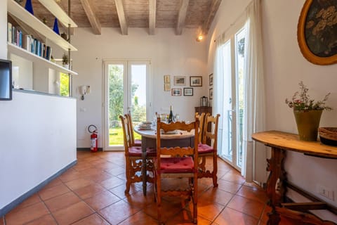 TV and multimedia, Dining area