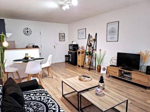 Appartement Cosy Proche Gare - Fibre Optique et Parking Apartment in Angoulême