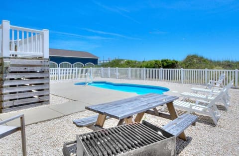 Current Sea House in Oak Island