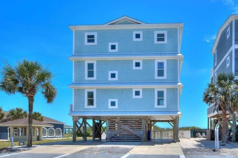 Current Sea House in Oak Island