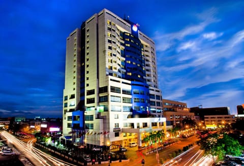 Facade/entrance, Night, City view