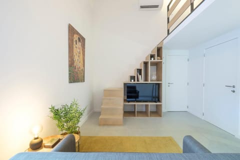 TV and multimedia, Seating area