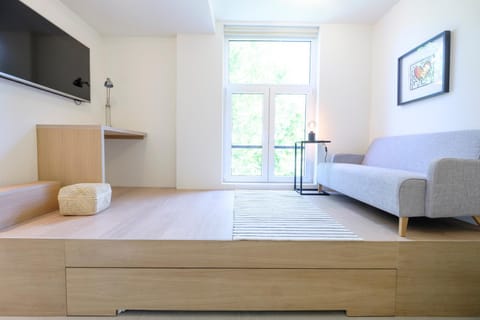 TV and multimedia, Seating area