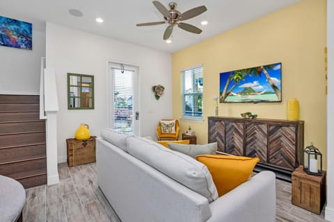 Margaritaville Cottage, PRIVATE POOL, Near Disney House in Bay Lake