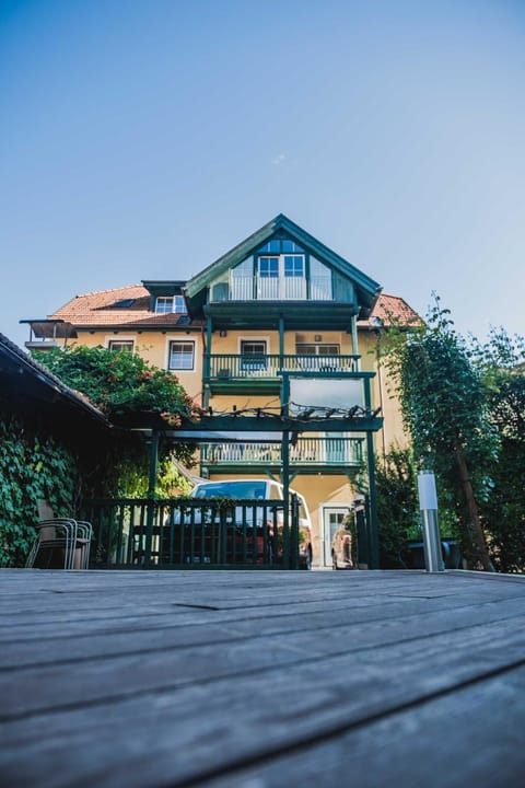 Riedz Apartments Innsbruck- Zentrales Apartmenthaus mit grüner Oase Eigentumswohnung in Innsbruck