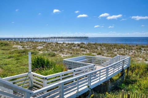 Charlie's Place House in Oak Island