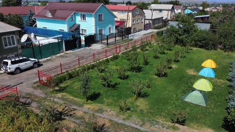 Spring, Day, Neighbourhood, Natural landscape, Garden, Garden view, Street view, Location