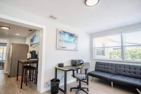 Apartment Wwork Station, Close To Beach House in Oakland Park