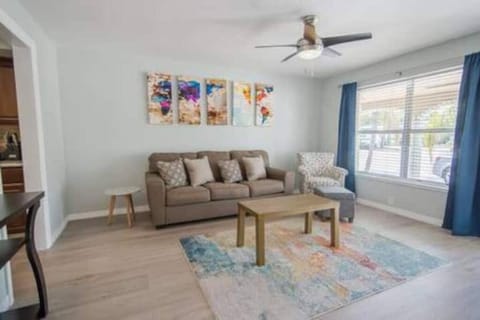 Apartment Wwork Station, Close To Beach House in Oakland Park