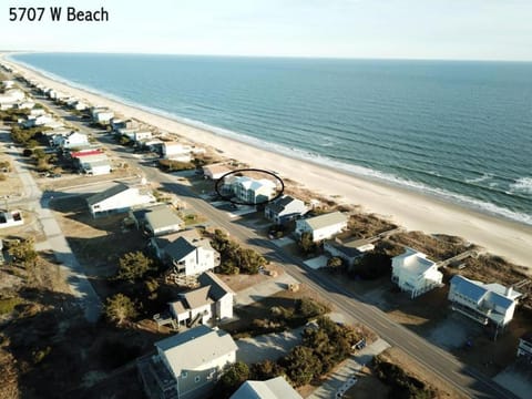 Serenity Sands Beach Retreat House in Oak Island