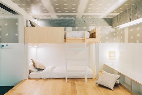 Bed, bunk bed, Bath