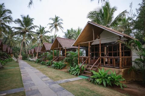 Property building, Natural landscape, Garden view