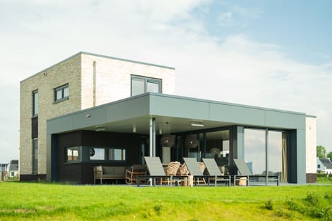 Property building, Balcony/Terrace