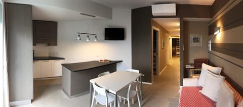 Photo of the whole room, kitchen