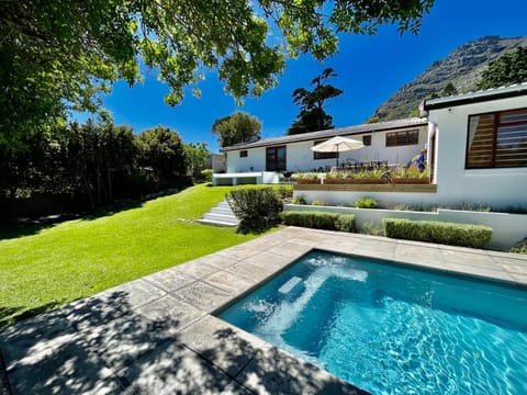 Garden, Swimming pool, sunbed