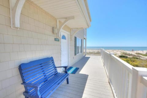 Go Your Own Wave-SSV 3107 House in Oak Island