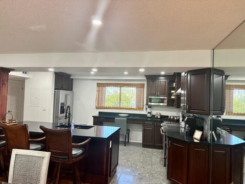 Beautifully Renovated Summer of 2020 Come and enjoy this lovely unit Eigentumswohnung in Key West
