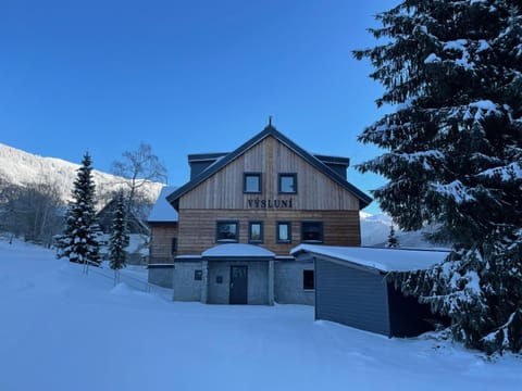 Property building, Winter, Mountain view