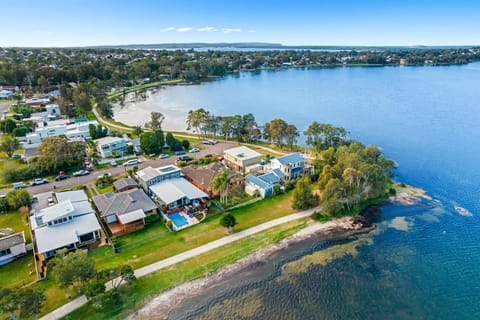 Waterfront Luxury Living & Private Pool Buff Point House in Central Coast