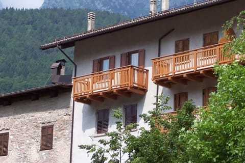 Casa Rondine Condo in Molveno