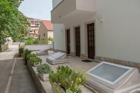 Apartments Dilk Condo in Vis