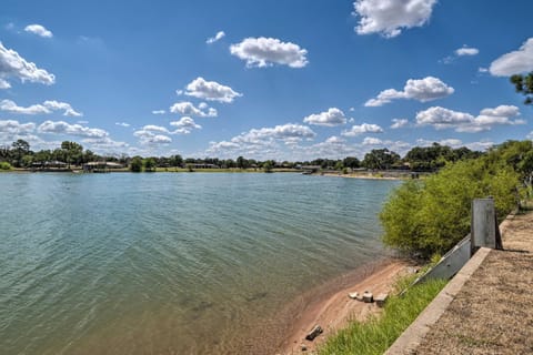 Walk to Lake Buchanan Cottage Near Wineries! House in Lake Buchanan