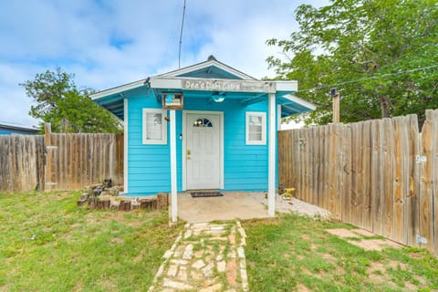 Walk to Lake Buchanan Cottage Near Wineries! House in Lake Buchanan