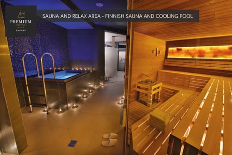 Night, Sauna, Swimming pool