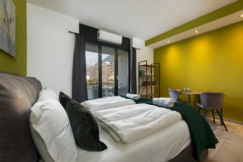 Photo of the whole room, Seating area, Dining area