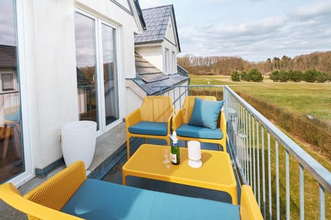 Spring, Golfcourse, View (from property/room), Balcony/Terrace